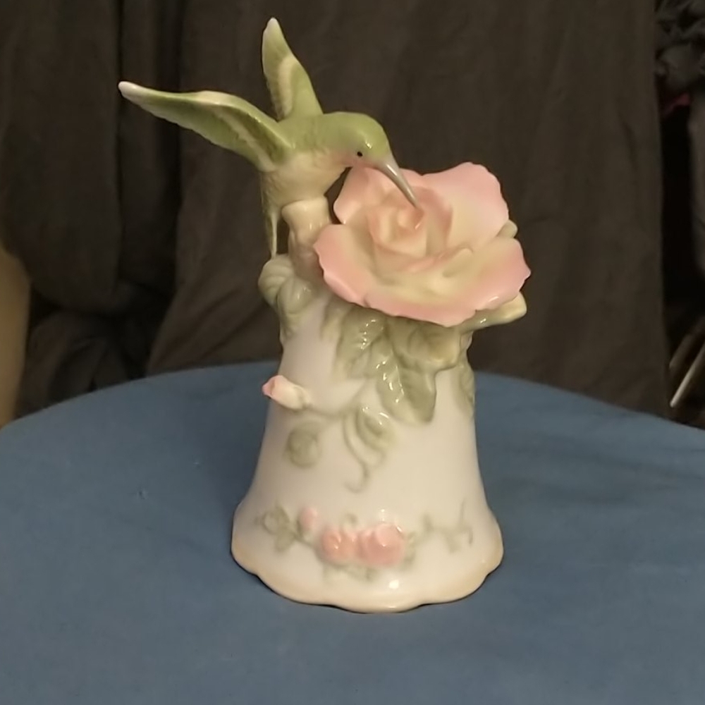 Porcelain bell